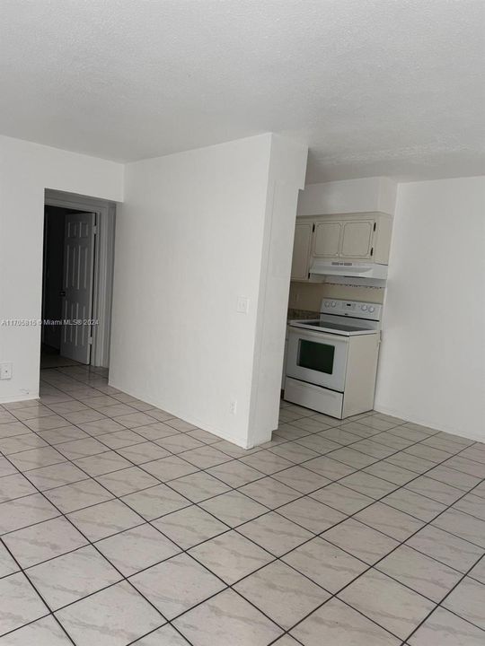 For Rent: $1,600 (1 beds, 1 baths, 9468 Square Feet)