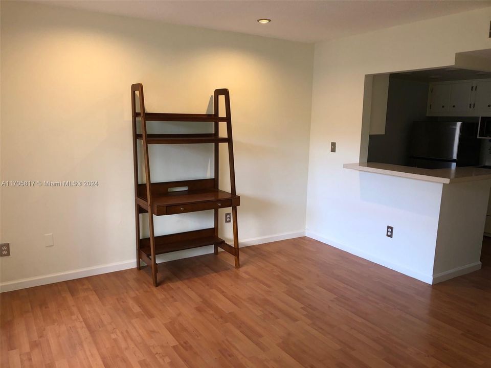 Recently Rented: $1,850 (1 beds, 1 baths, 490 Square Feet)