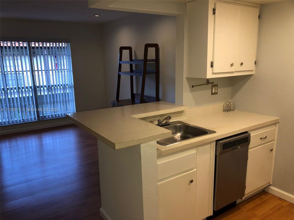 Recently Rented: $1,850 (1 beds, 1 baths, 490 Square Feet)