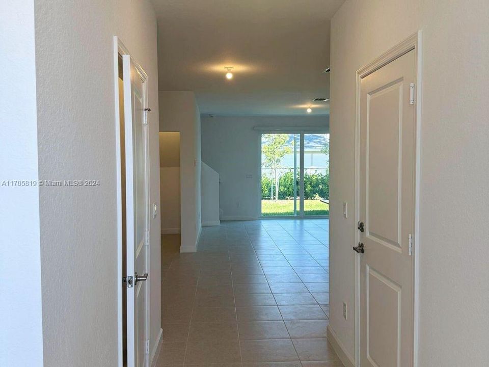 For Rent: $2,300 (3 beds, 2 baths, 0 Square Feet)