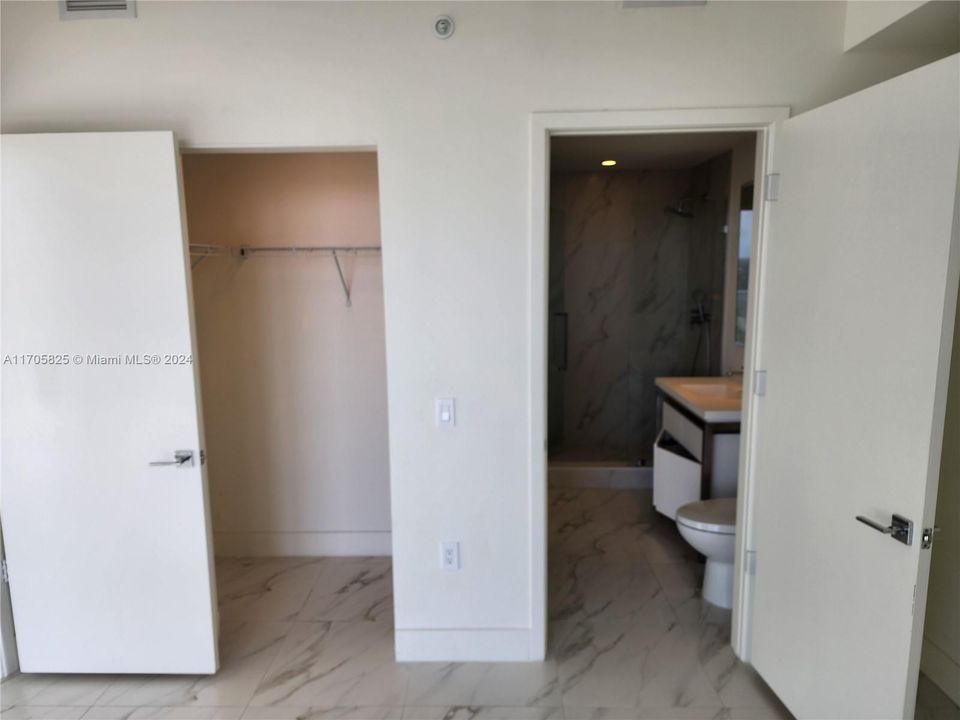 For Rent: $2,800 (2 beds, 2 baths, 920 Square Feet)