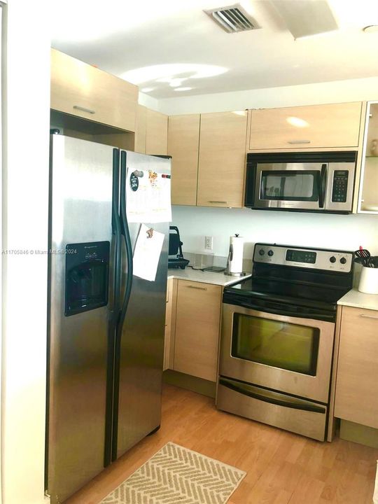 For Rent: $2,550 (1 beds, 1 baths, 679 Square Feet)