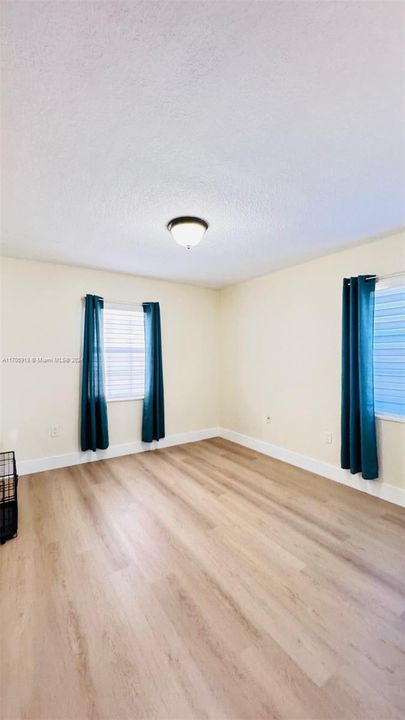 Active With Contract: $2,975 (2 beds, 2 baths, 1029 Square Feet)