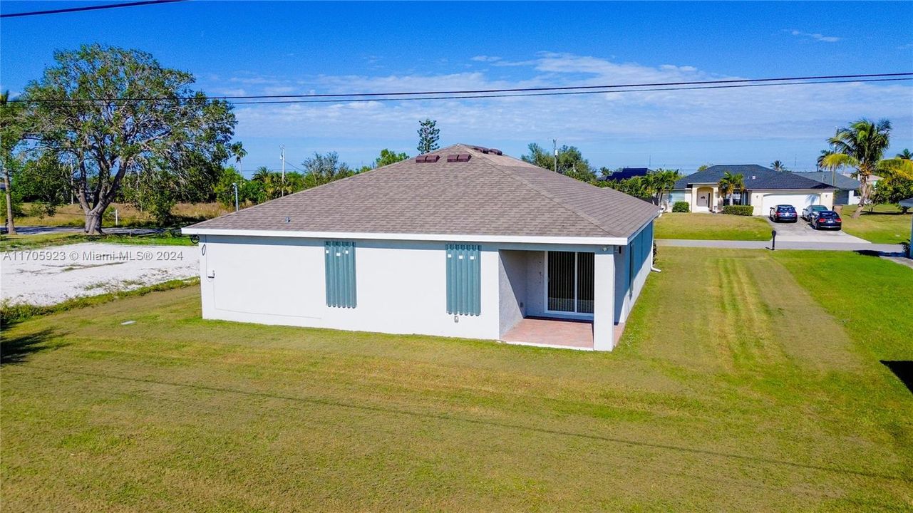 For Sale: $380,000 (3 beds, 2 baths, 1747 Square Feet)