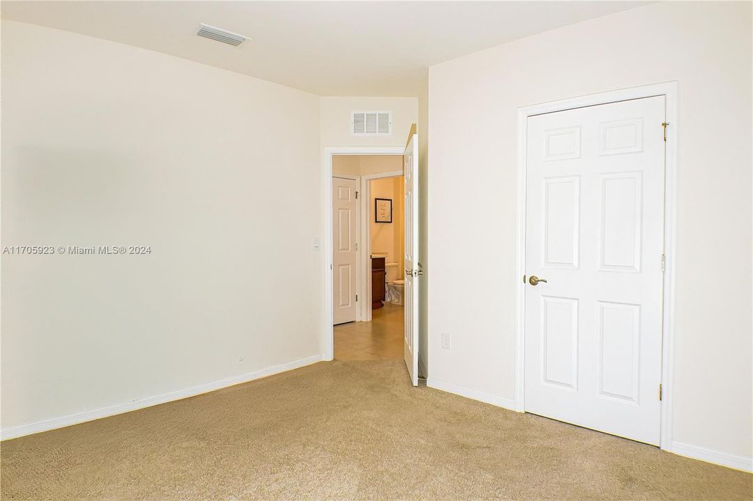 For Sale: $380,000 (3 beds, 2 baths, 1747 Square Feet)