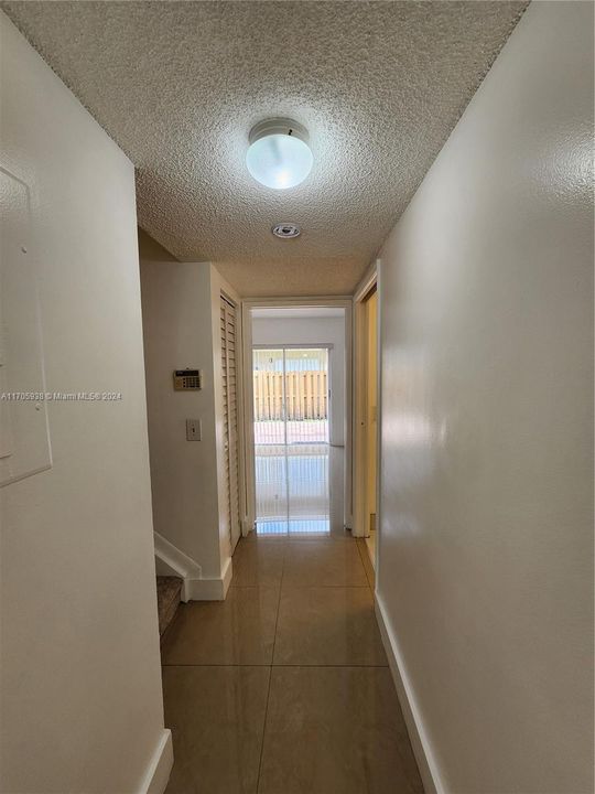 Active With Contract: $2,500 (2 beds, 2 baths, 1110 Square Feet)