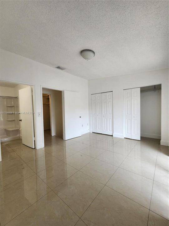 Active With Contract: $2,500 (2 beds, 2 baths, 1110 Square Feet)