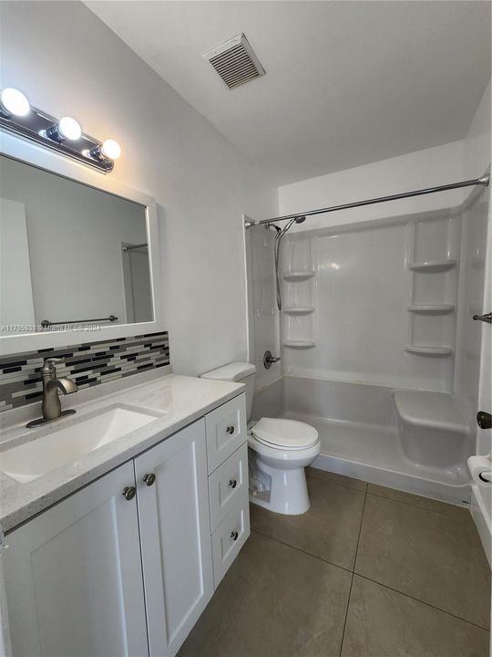 Active With Contract: $2,500 (2 beds, 2 baths, 1110 Square Feet)