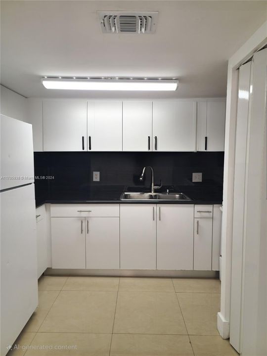 Active With Contract: $2,500 (2 beds, 2 baths, 1110 Square Feet)