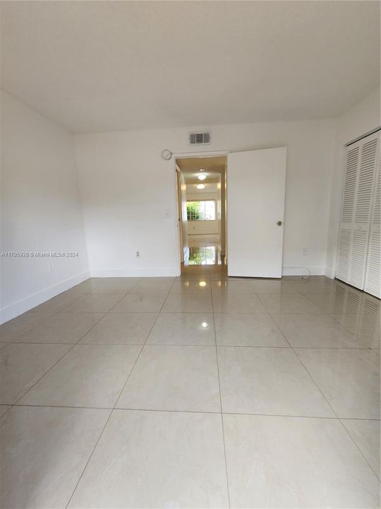 Active With Contract: $2,500 (2 beds, 2 baths, 1110 Square Feet)