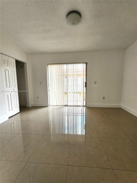 Active With Contract: $2,500 (2 beds, 2 baths, 1110 Square Feet)