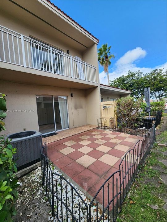 Active With Contract: $2,500 (2 beds, 2 baths, 1110 Square Feet)