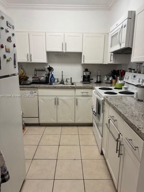 For Rent: $1,950 (2 beds, 1 baths, 825 Square Feet)