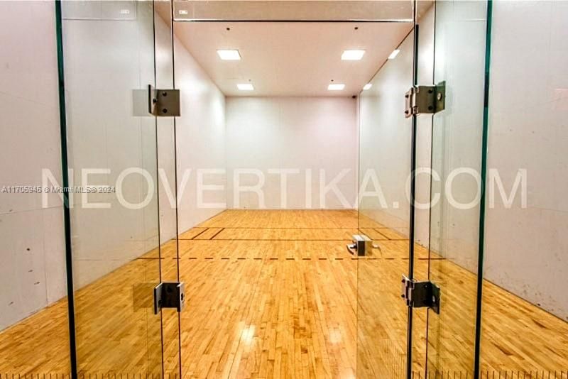 Raquetball COurt