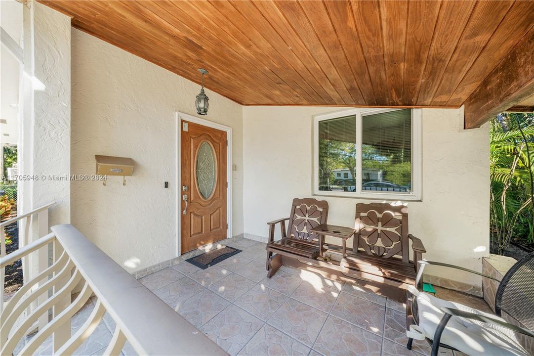 Charming front entry porch.