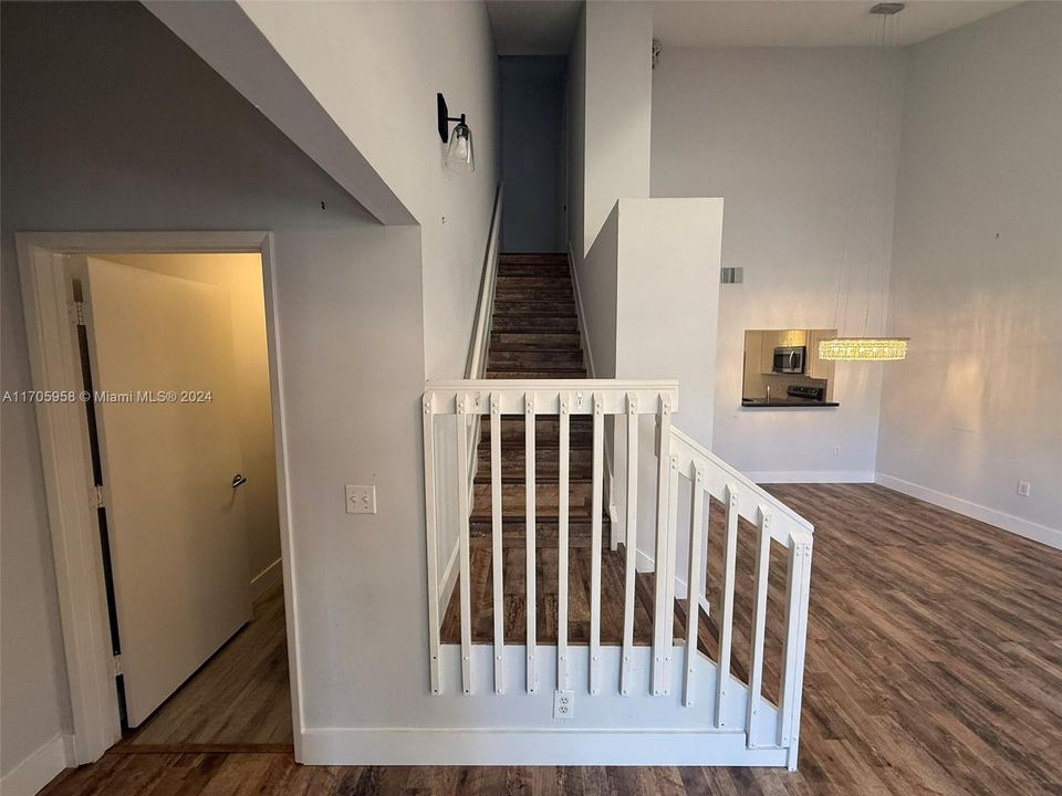 For Rent: $3,000 (2 beds, 2 baths, 1241 Square Feet)