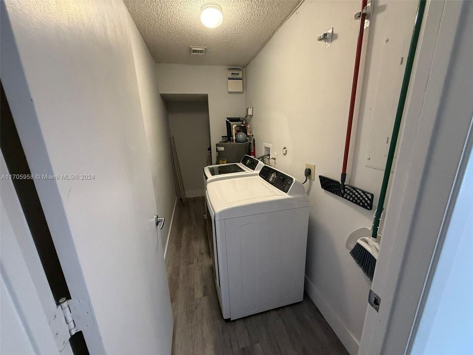 For Rent: $3,000 (2 beds, 2 baths, 1241 Square Feet)