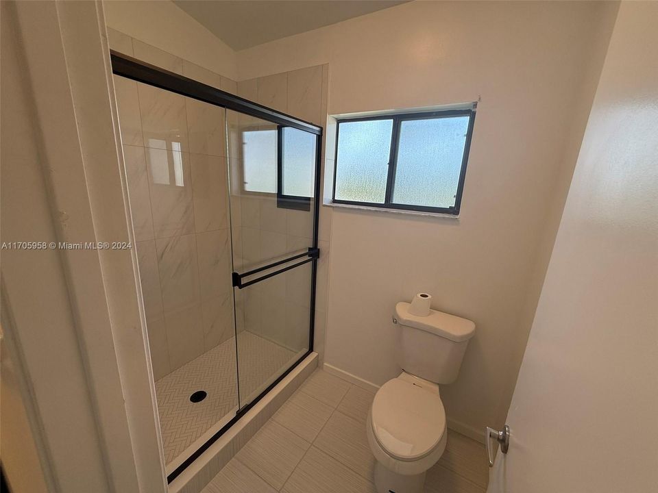 For Rent: $3,000 (2 beds, 2 baths, 1241 Square Feet)