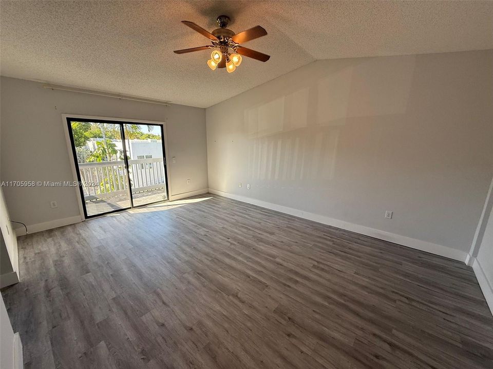 For Rent: $3,000 (2 beds, 2 baths, 1241 Square Feet)