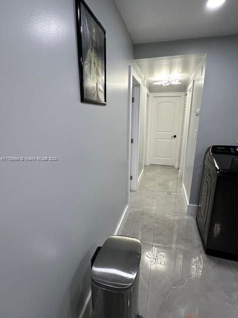 For Rent: $3,300 (3 beds, 1 baths, 1008 Square Feet)