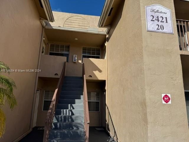 For Rent: $2,100 (2 beds, 2 baths, 854 Square Feet)