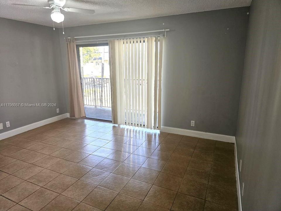 For Rent: $2,100 (2 beds, 2 baths, 1270 Square Feet)