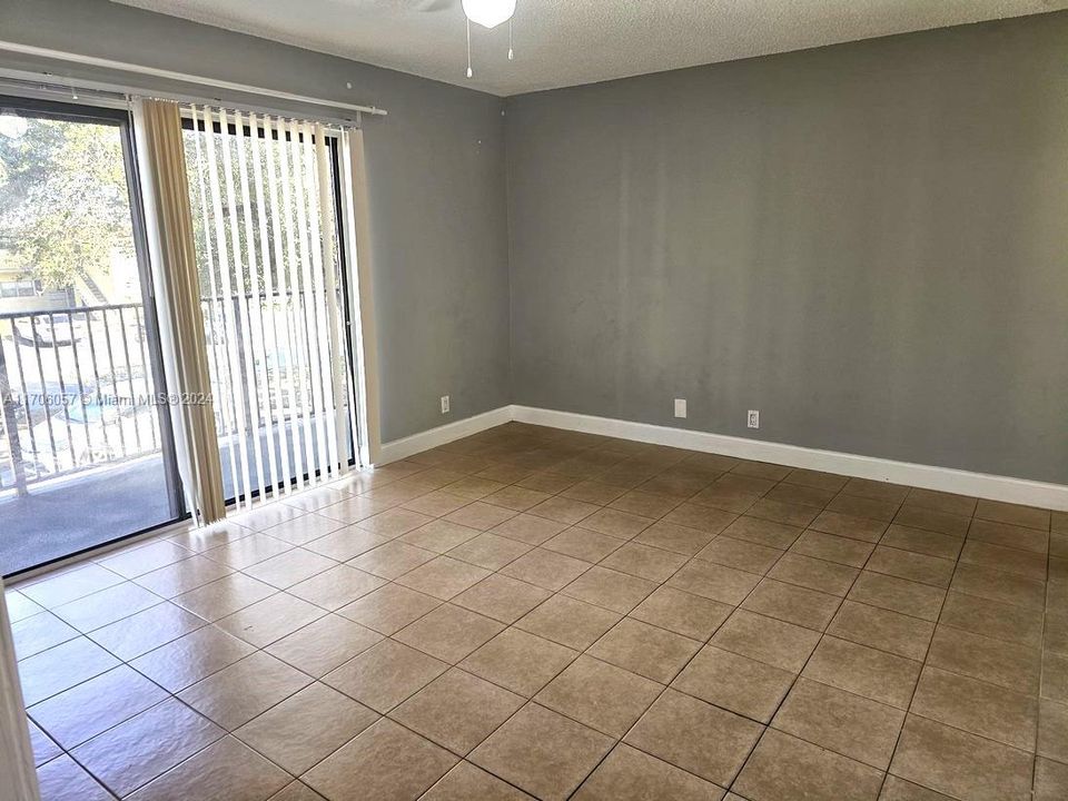 For Rent: $2,100 (2 beds, 2 baths, 1270 Square Feet)