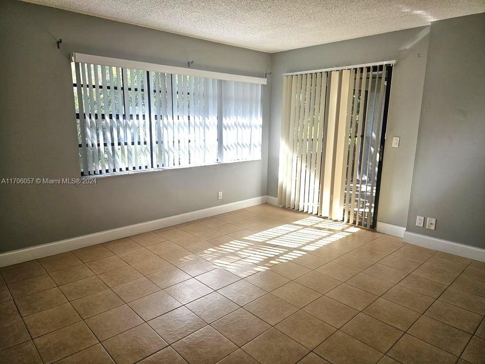 For Rent: $2,100 (2 beds, 2 baths, 1270 Square Feet)