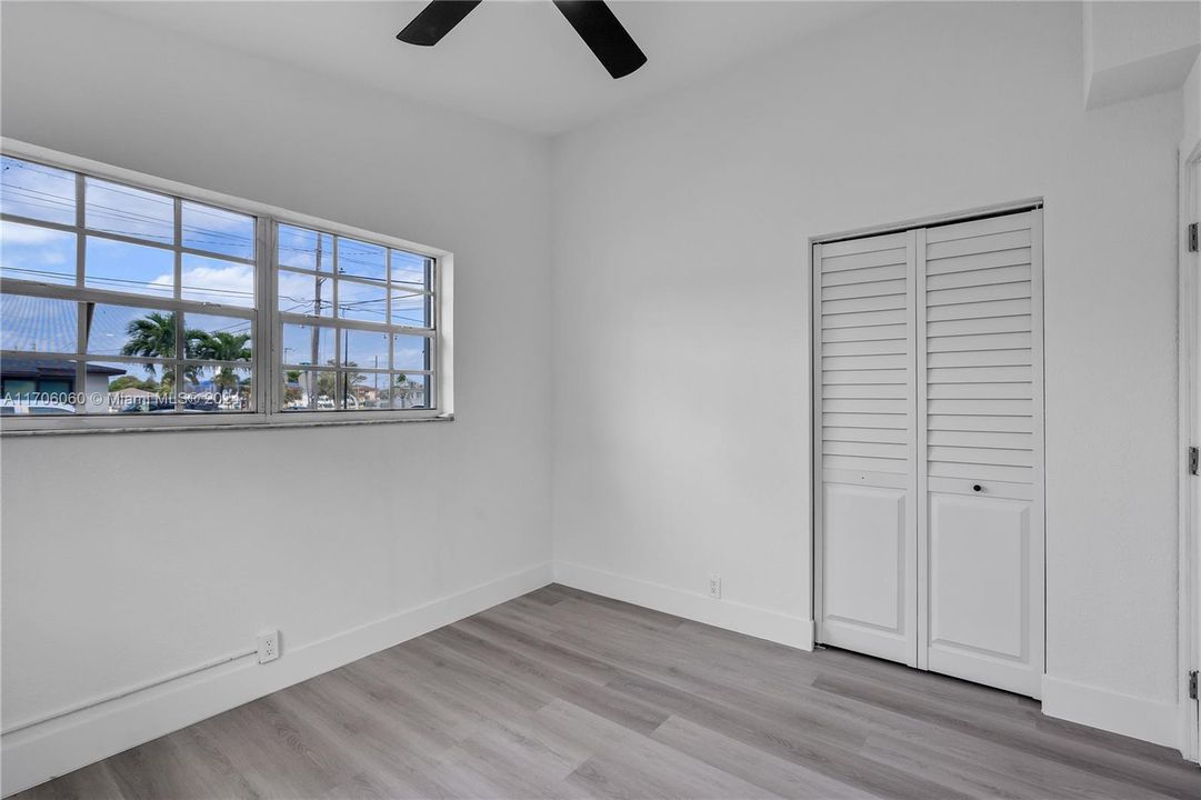 Active With Contract: $2,500 (2 beds, 1 baths, 700 Square Feet)