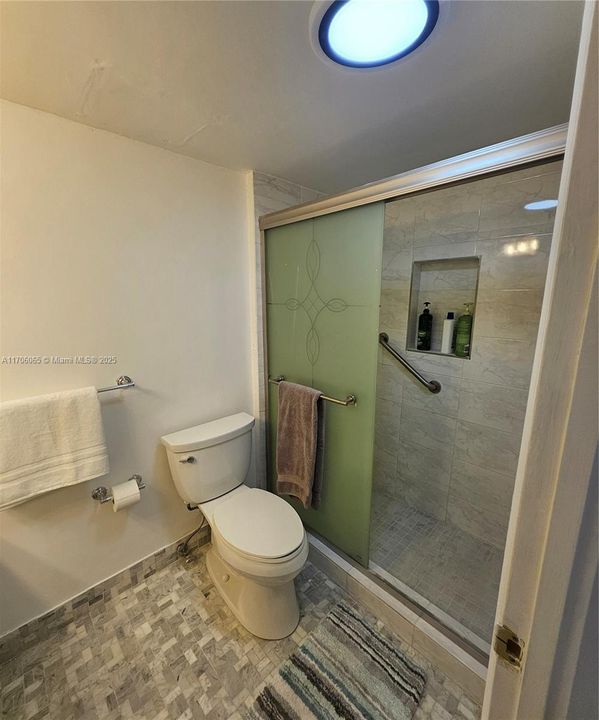 Active With Contract: $3,200 (2 beds, 2 baths, 1350 Square Feet)