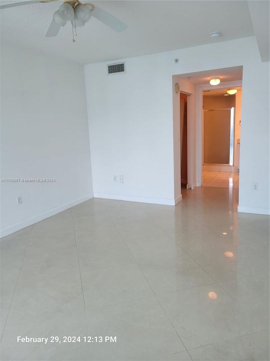 Activo con contrato: $399,900 (2 camas, 2 baños, 1195 Pies cuadrados)