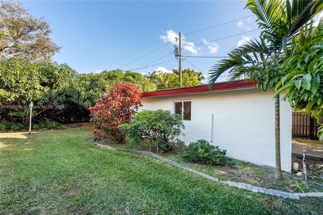 For Sale: $1,069,000 (4 beds, 3 baths, 2202 Square Feet)