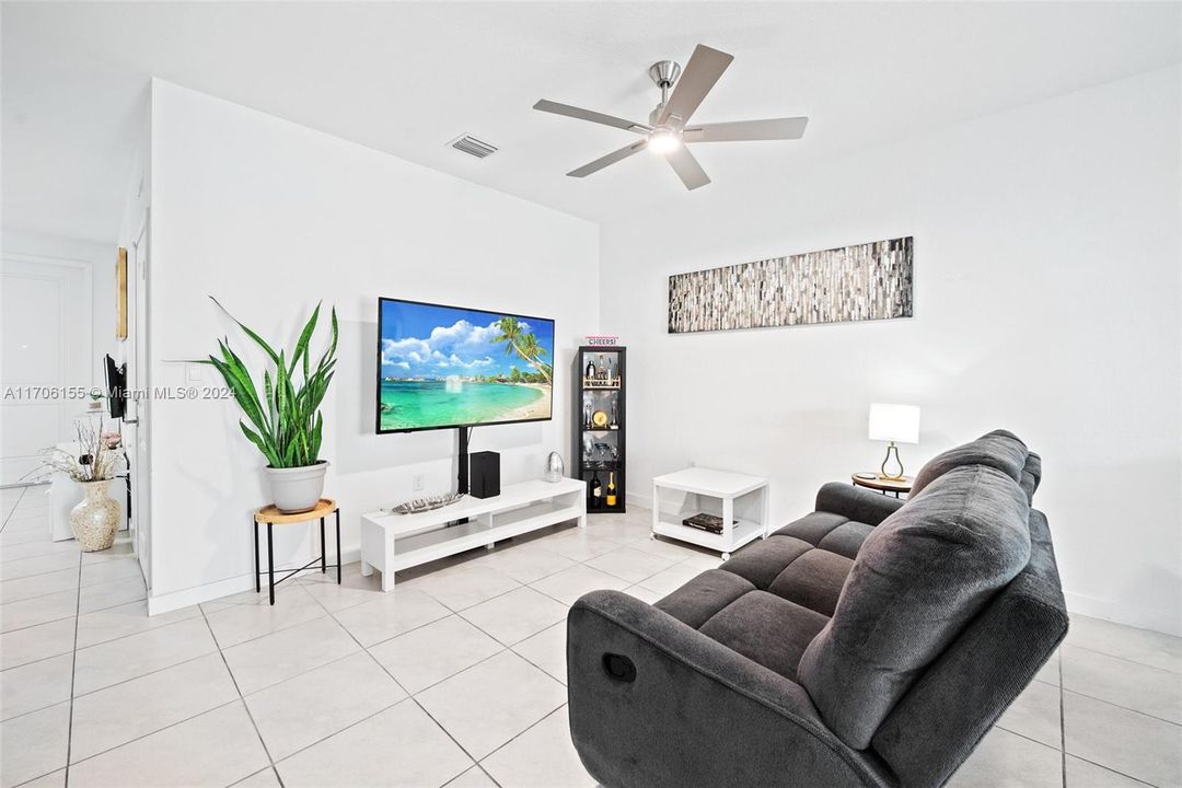 For Sale: $415,000 (3 beds, 2 baths, 1488 Square Feet)