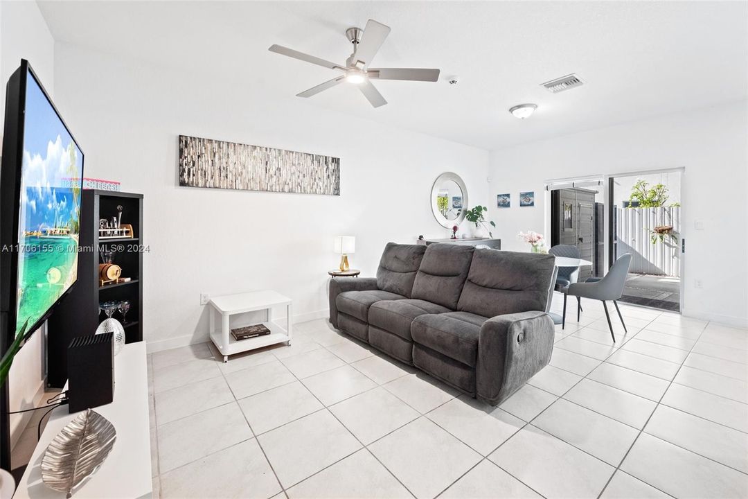 For Sale: $415,000 (3 beds, 2 baths, 1488 Square Feet)