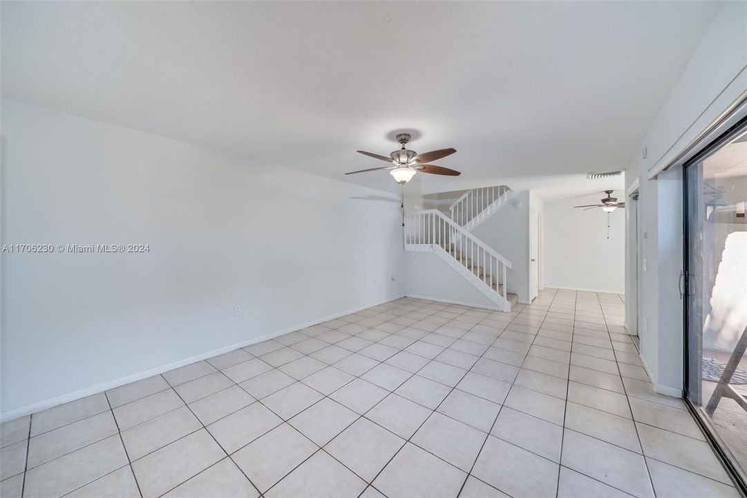 For Sale: $289,000 (2 beds, 2 baths, 1236 Square Feet)