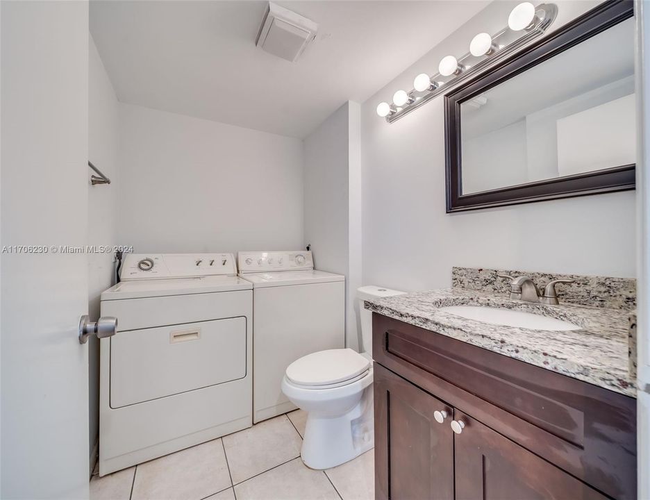 For Sale: $289,000 (2 beds, 2 baths, 1236 Square Feet)