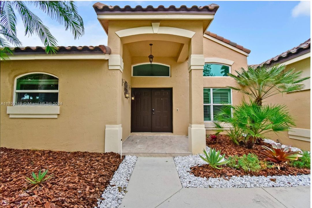 Active With Contract: $7,700 (4 beds, 2 baths, 2443 Square Feet)