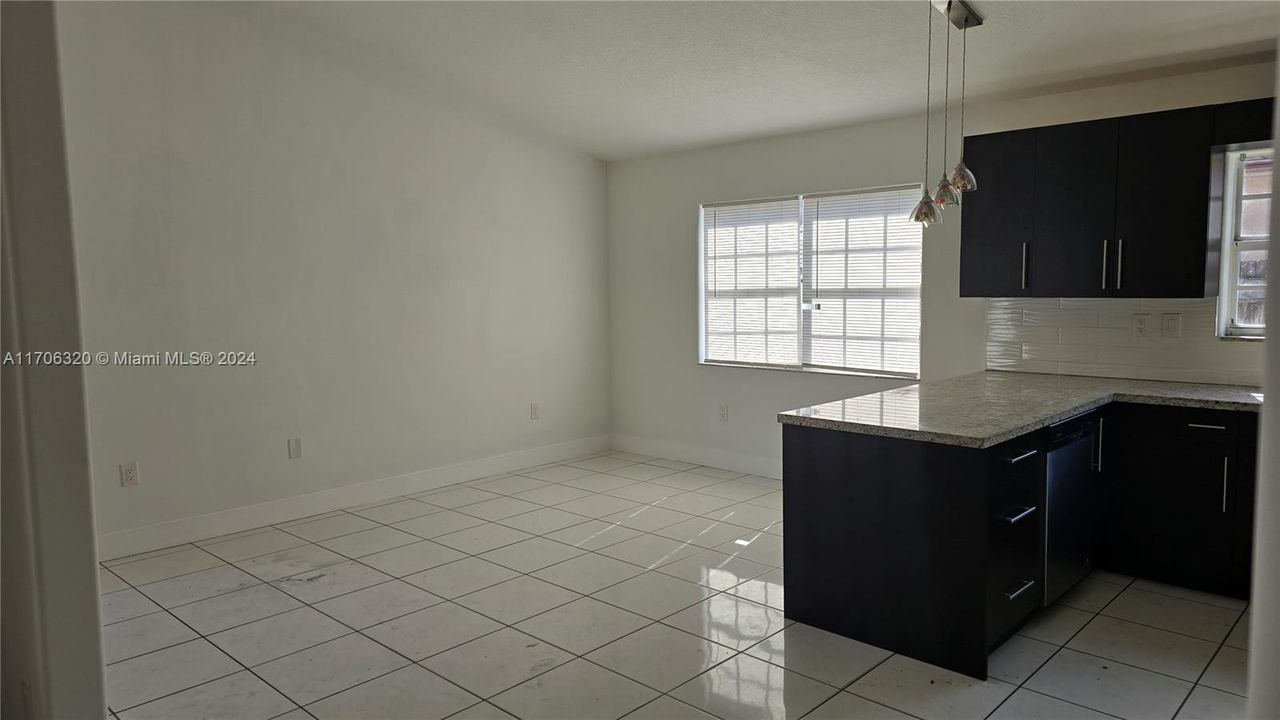 Active With Contract: $3,950 (4 beds, 2 baths, 2004 Square Feet)