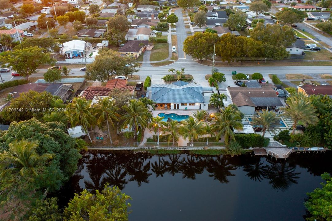 For Sale: $1,099,000 (4 beds, 3 baths, 1765 Square Feet)