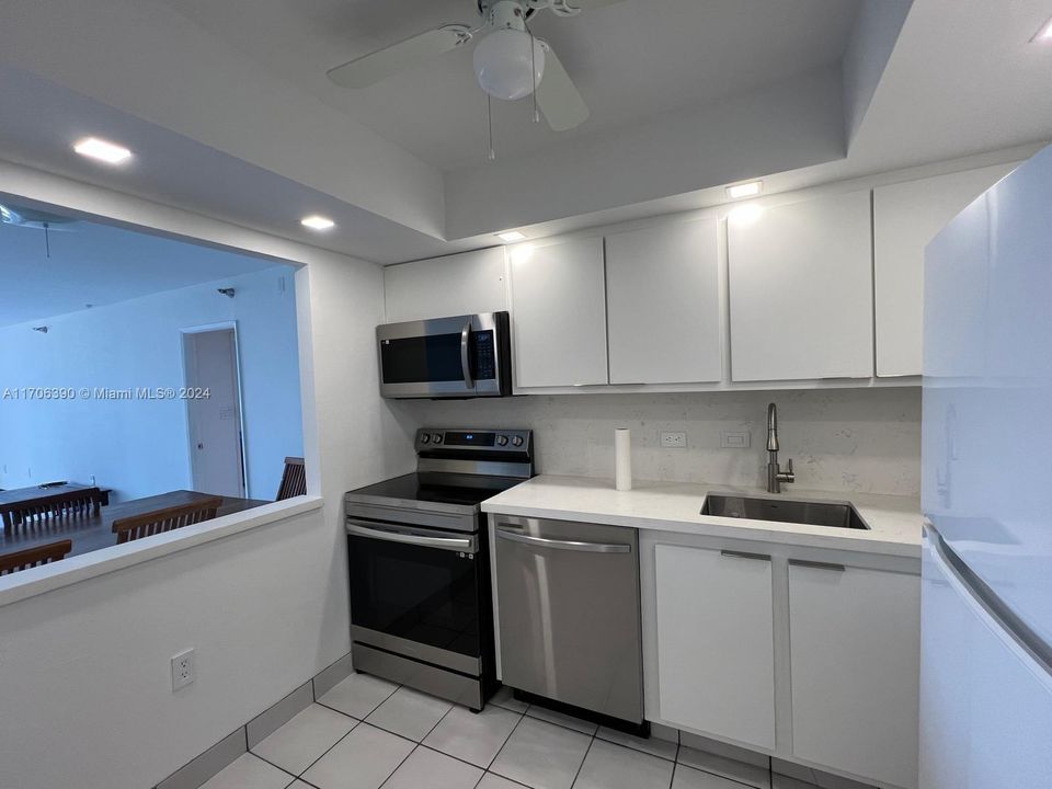 For Sale: $345,000 (2 beds, 2 baths, 1139 Square Feet)