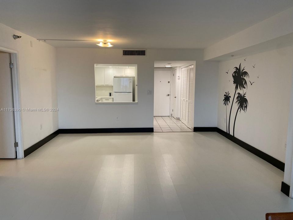 For Sale: $345,000 (2 beds, 2 baths, 1139 Square Feet)