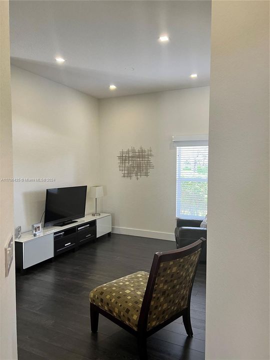 Active With Contract: $4,300 (3 beds, 2 baths, 2076 Square Feet)