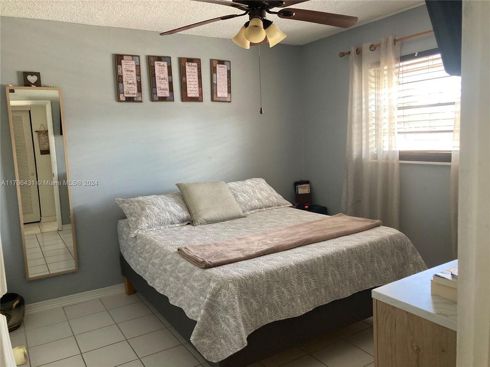 For Sale: $135,000 (1 beds, 1 baths, 510 Square Feet)