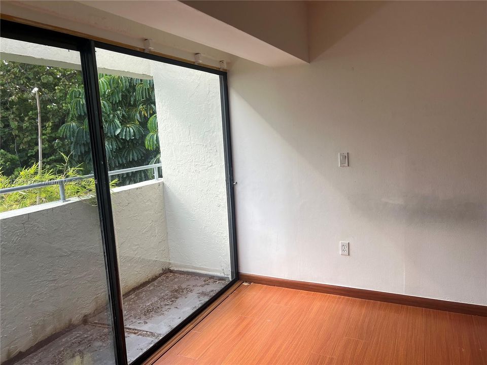 En Venta: $745,000 (2 camas, 2 baños, 960 Pies cuadrados)