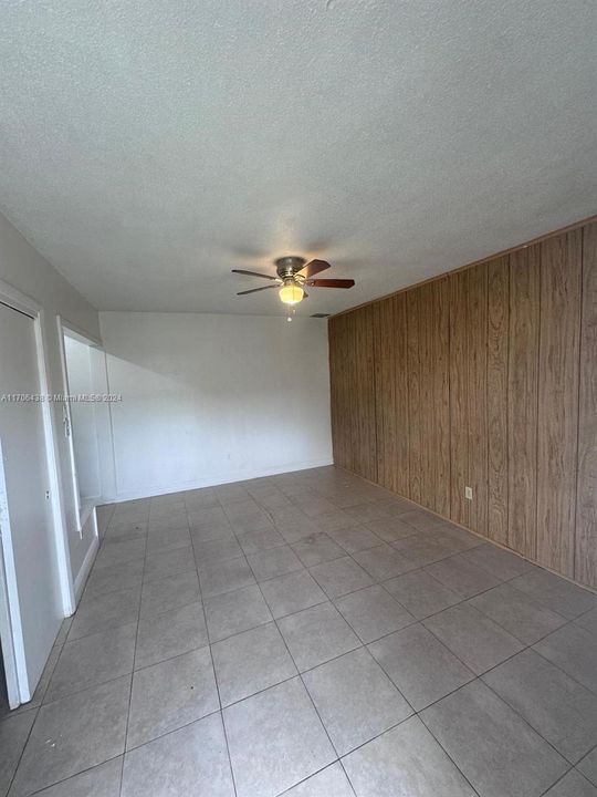 For Rent: $1,300 (0 beds, 1 baths, 2228 Square Feet)