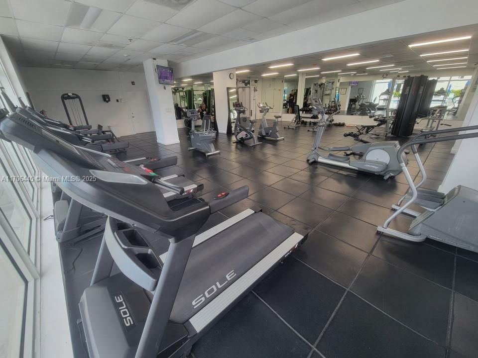 На продажу: $575,000 (2 спален, 2 ванн, 930 Квадратных фут)