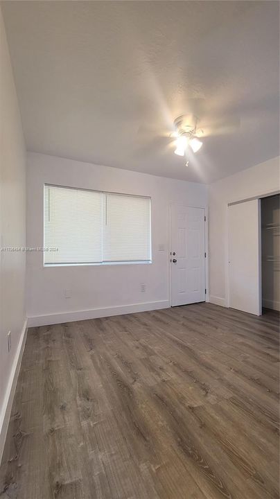 Active With Contract: $1,750 (0 beds, 1 baths, 400 Square Feet)