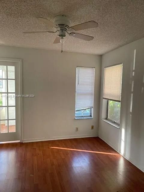 For Sale: $1,900 (2 beds, 1 baths, 912 Square Feet)