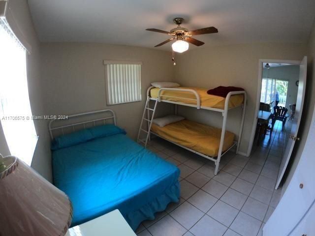 For Rent: $2,575 (2 beds, 1 baths, 768 Square Feet)