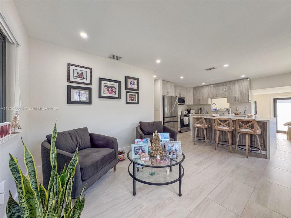 Active With Contract: $3,500 (3 beds, 2 baths, 1100 Square Feet)